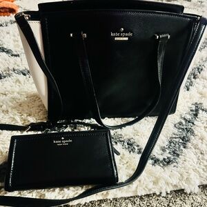 Kate spade purse and wallet. Only used a handle of times.. still like new